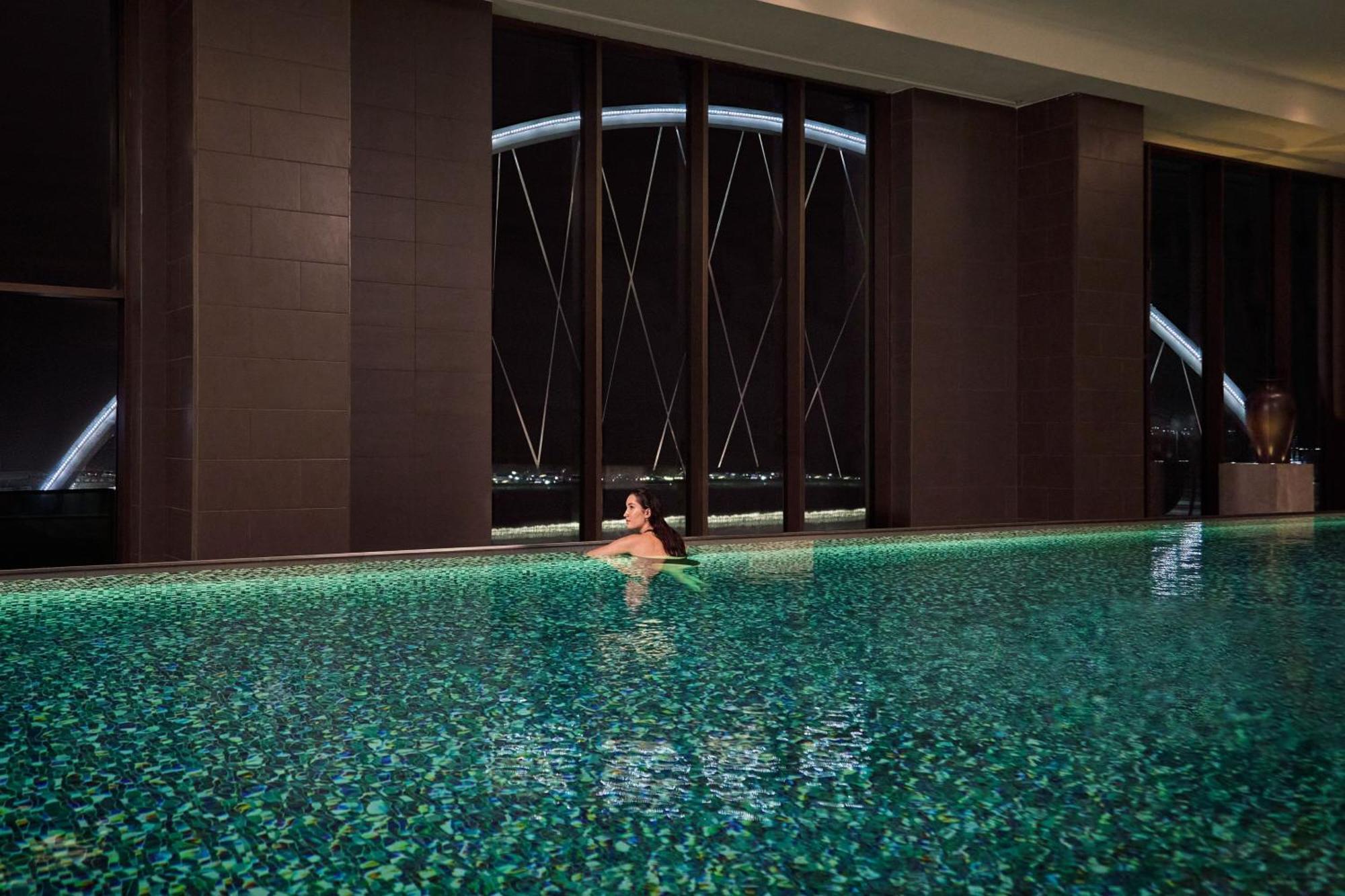 阿斯塔纳瑞吉酒店 阿斯坦纳 外观 照片 The indoor pool