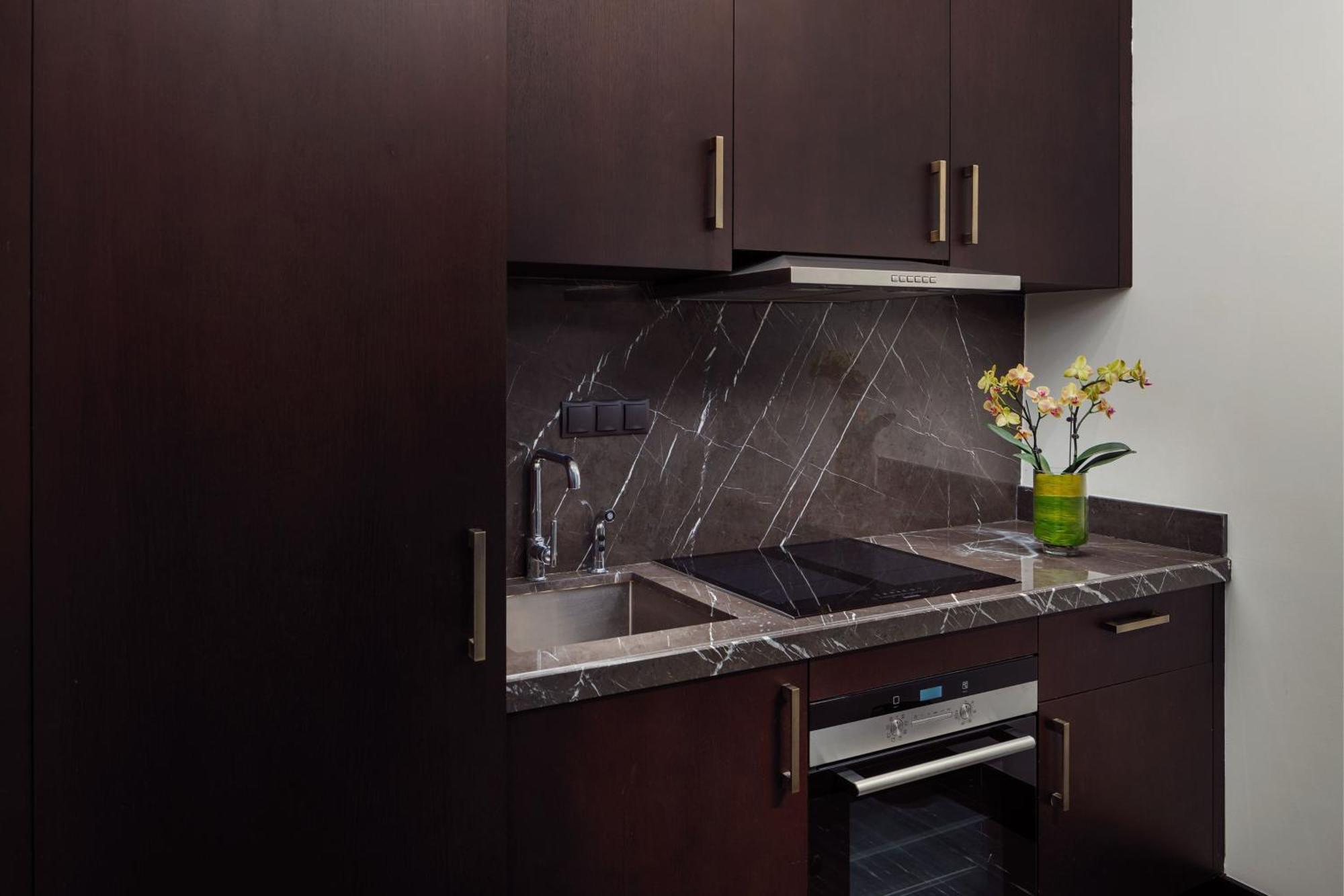 阿斯塔纳瑞吉酒店 阿斯坦纳 外观 照片 A kitchen in a typical apartment