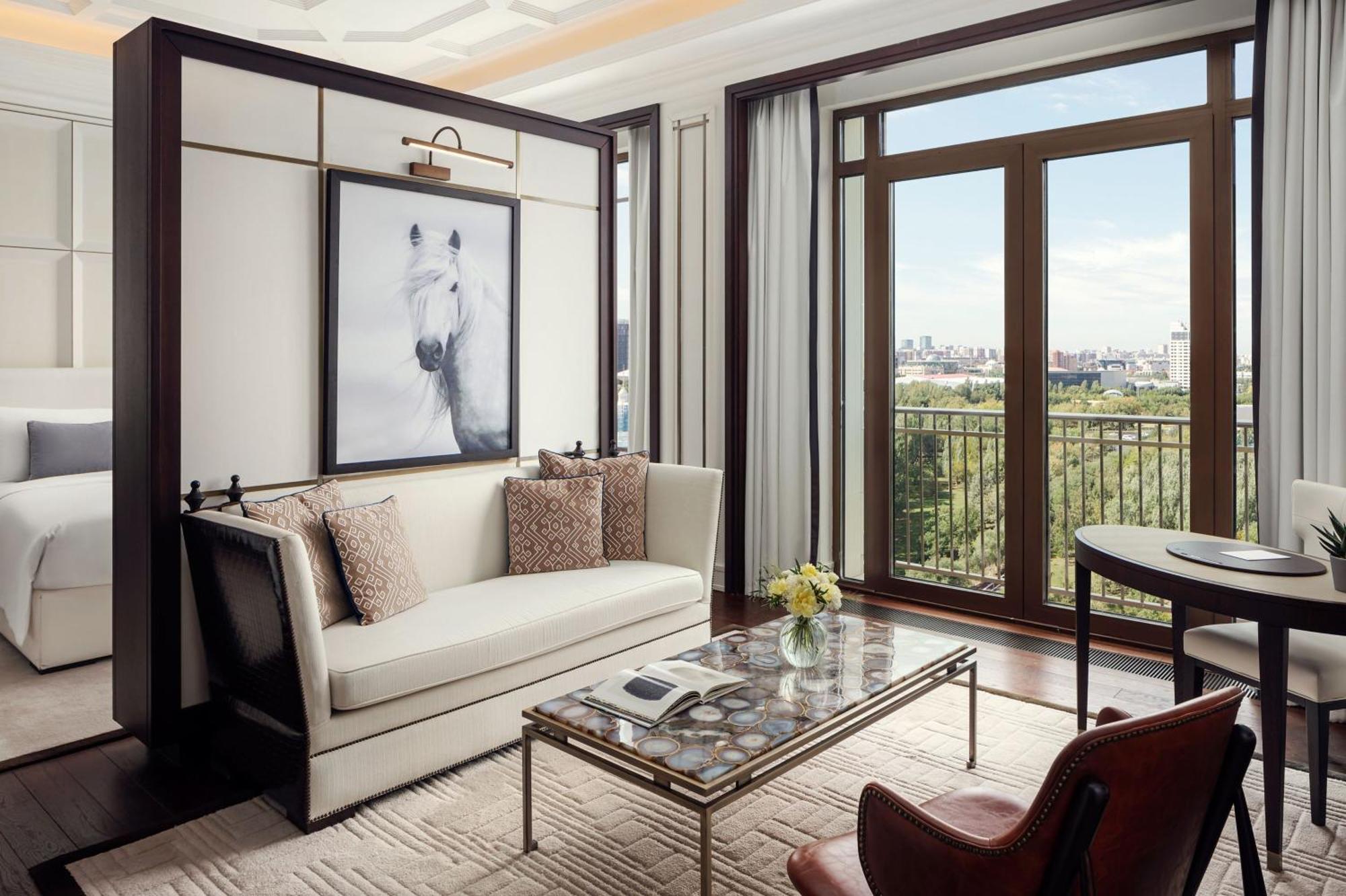 阿斯塔纳瑞吉酒店 阿斯坦纳 外观 照片 A suite at The St. Regis New York